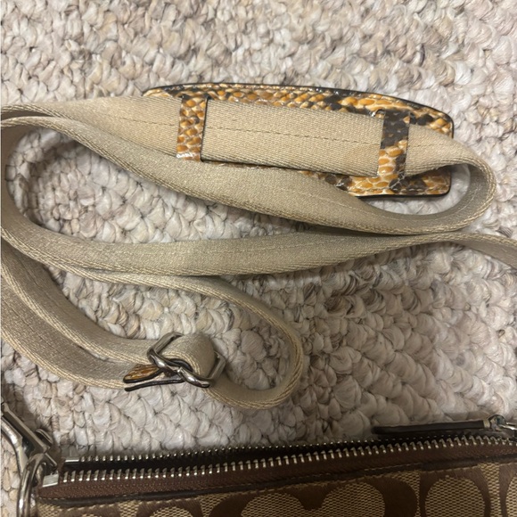 Coach Snakeskin Swingpack Crossbody purse - Picture 3 of 5